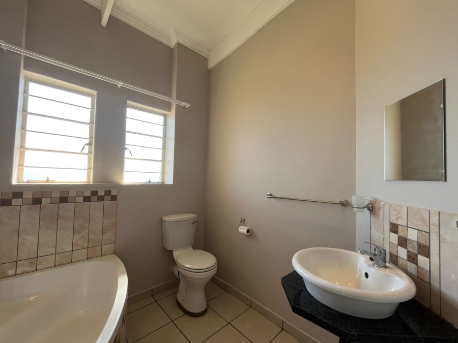 2 Bedroom Property for Sale in Waterval East North West